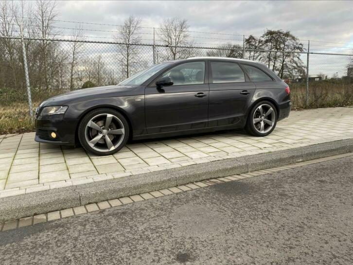 Audi A4 2.0 Tfsi 155KW Quat.av.s-tro 2012 Grijs