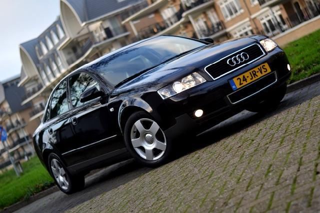 Audi A4 2.4 Exclusive  Automaat  Groot scherm  Xenon  Pd