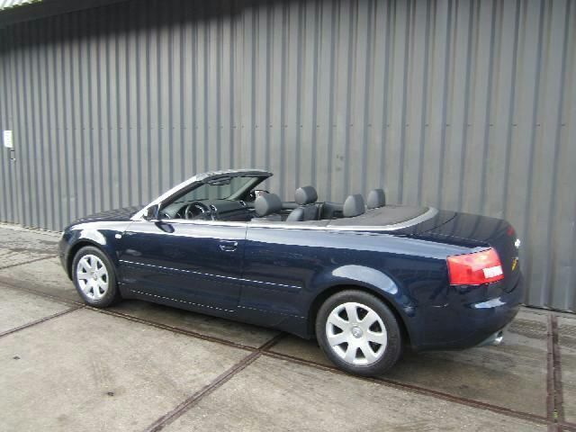 Audi A4 2.4 V6 125KW Cabrio 2002 Blauw