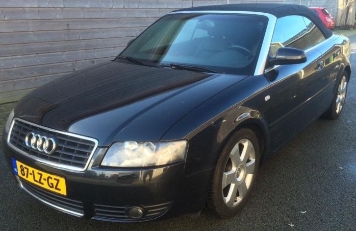 Audi A4 2.4 V6 125KW Cabrio AUT 2003 Zwart