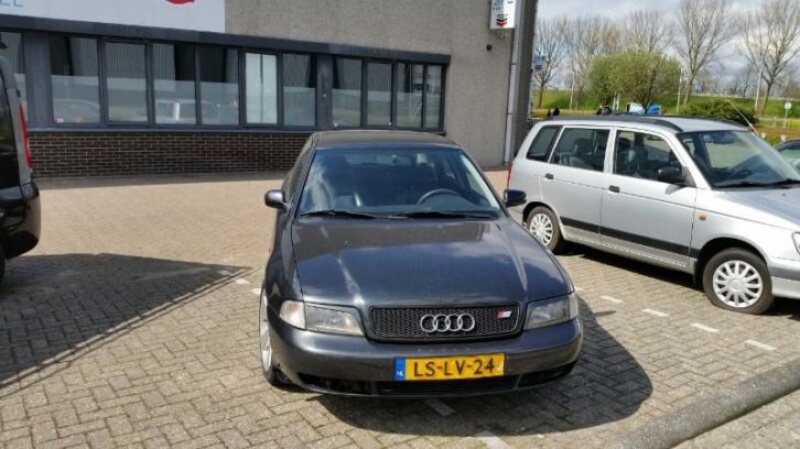 Audi A4 2.6 110KW AUT 1995 Zwart