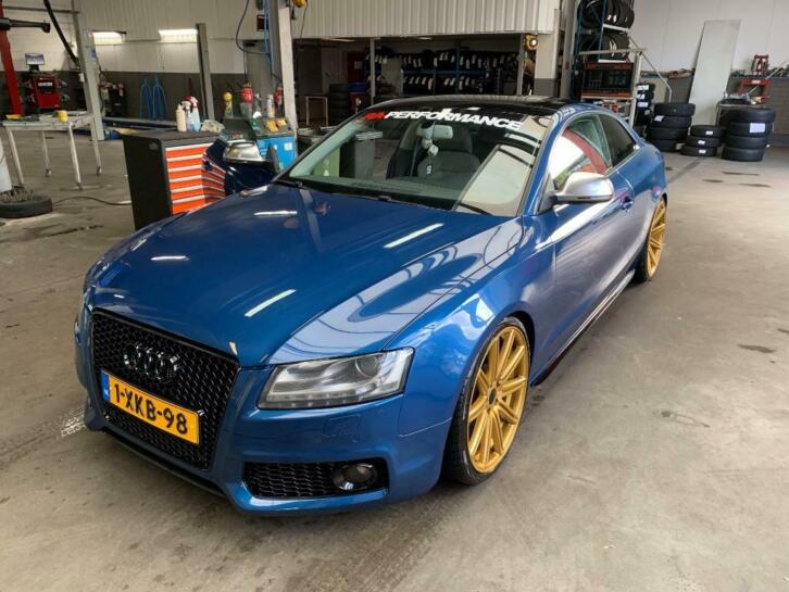 Audi A5 V6 3.2 FSI straight pipe uitlaat op airride