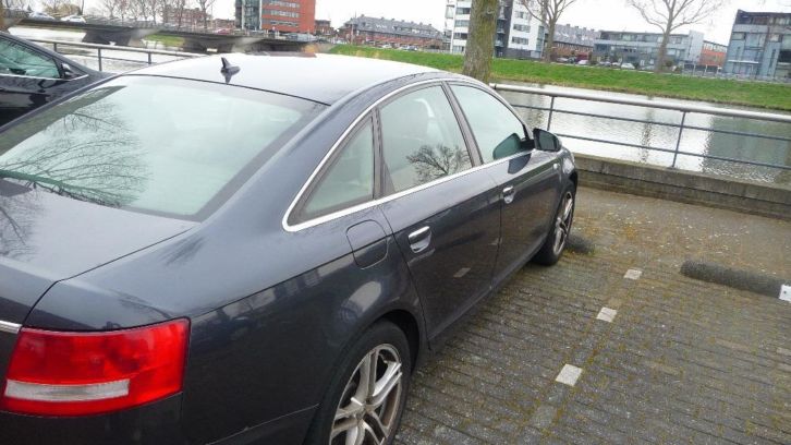 Audi A6 2.0 TDI 103KW 2006 Grijs, vol leer, navigatie.