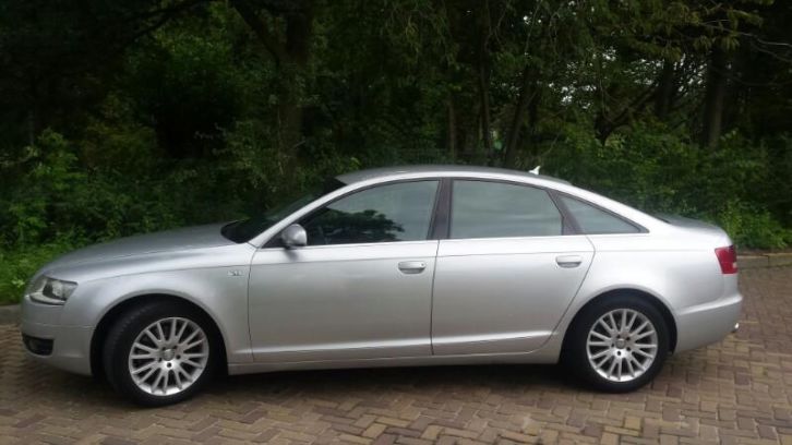 Audi A6 2.4 V6 130KW Quattro 2005 Grijs
