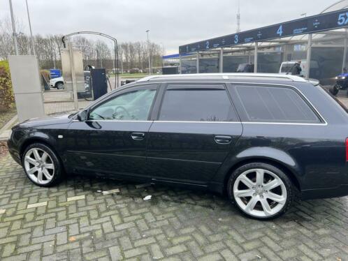 Audi A6 3.0 V6 Avant Quattro 220 PK AUTOMAAT 2003 Zwart