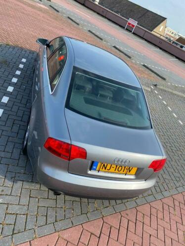 Audi Audi A4 2005 Grijs
