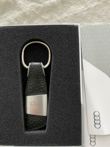 Audi Q2 leren sleutelhanger origineel in doos