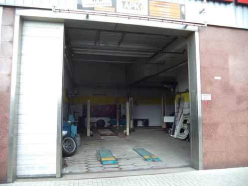 Auto garage te huur inclu. bruggen installaties en rembank 