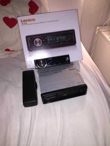 Auto radio lenco met bluetooth.( Cd en usb speler )