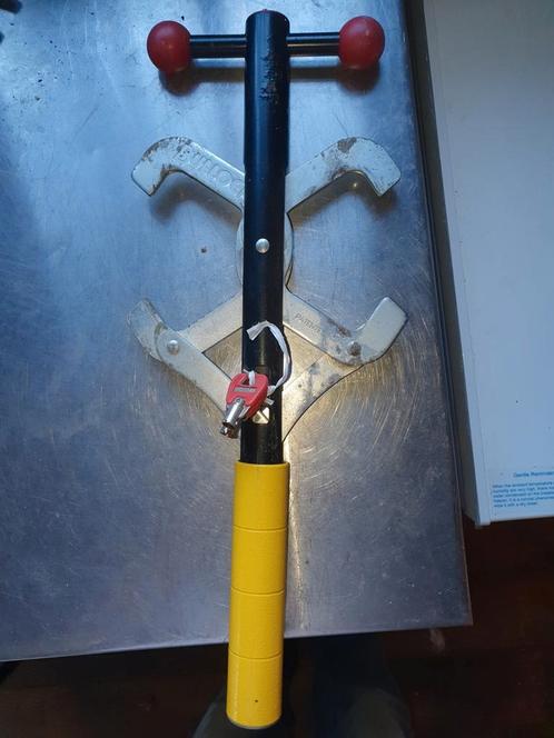 Auto slot voor pedalen Porsche 944.