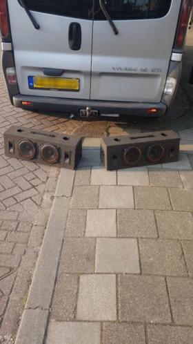 Auto speakers  subwoofer (geen versterker bij nodig)