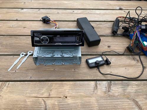 Autoradio JVC KD- R472 amp Parrot CK3100N