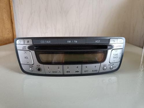 Autoradio van Panasonic met accessoires