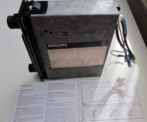 Autoradio,s blaupunkt en philips, en jetsound versterker.