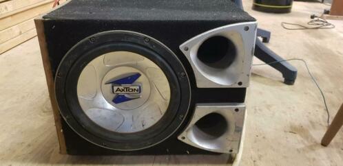 axton subwoofer met versterker