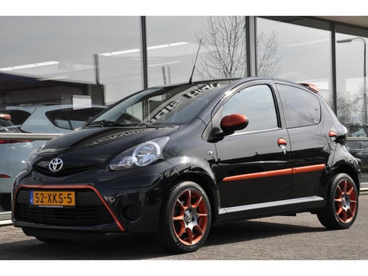 Aygo Orange 1.0 12V Vvt-i 5 Deurs 2012 Zwart 71.041 km