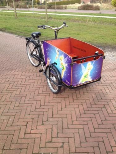 Babboe bakfiets met disney tinkerbell stickers 