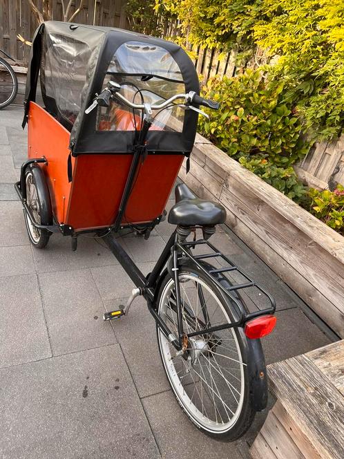 Babboe bakfiets met regenkap