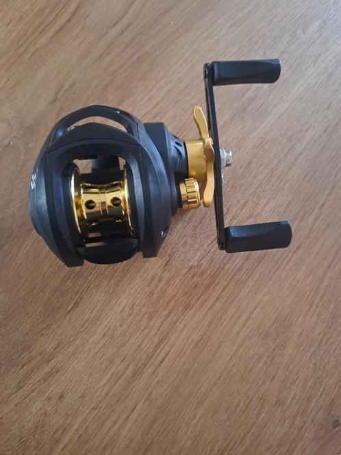 Baitcaster goud