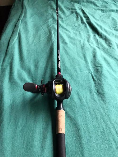 Baitcaster reel  Carbon hengel