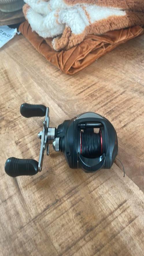 Baitcaster Ultimate Met Draad erop.