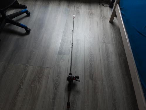 Baitcastervishengel. 180 cm rood met zwart