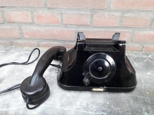 Bakaliet telefoon met handgenerator van het merk Atea