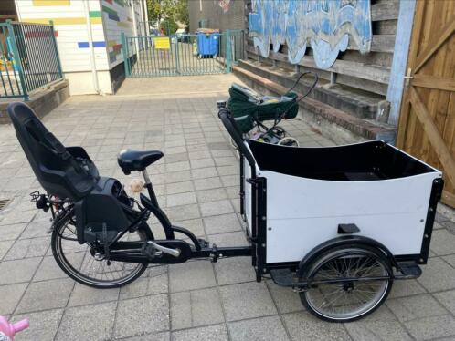 Bakfiets voor vervoer van 2 tot 5 kinderen