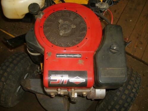 BampS motor 8,5 pk en hydrostaatbak stigga villa