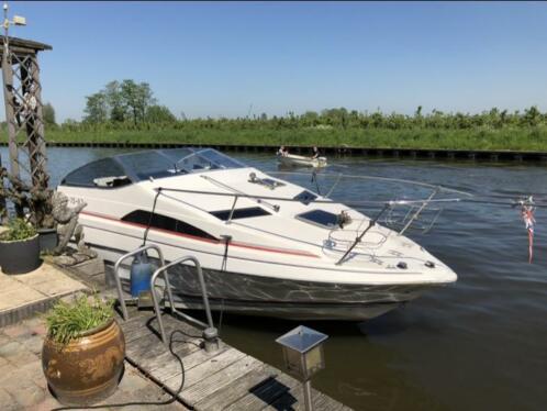 Bayliner 2255 sierra sunbridge met waterschade