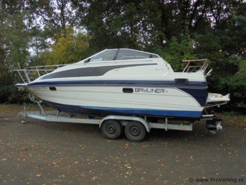 Bayliner 2455 speedboot v6 4.3 l mercruiser in veiling