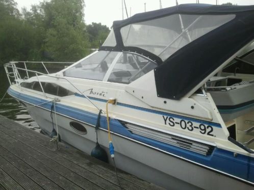 Bayliner Avanti 2955 met 2x V8 en boegschroef