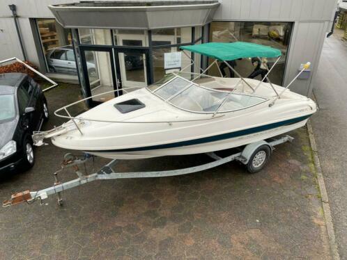 Bayliner Capri 2052 LS met 4.3 Mercruiser V6 op trailer