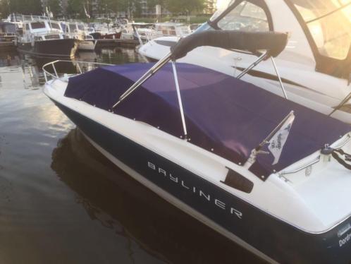 Bayliner Capri Cuddy Cabin 2252