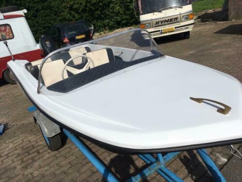 Beekman boot  Suziki motor  Trailer 