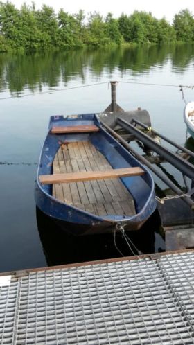 Beenakker sloep 4mJohsnon 6pk buitenboordmotor boot bootje 