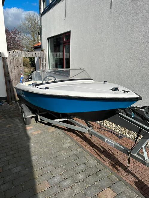 Bekro speedboot 40 pk Mercury powertrim, trailer, afdekzeil