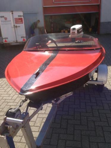 Bekro speedboot met 20 pk motor en trailer