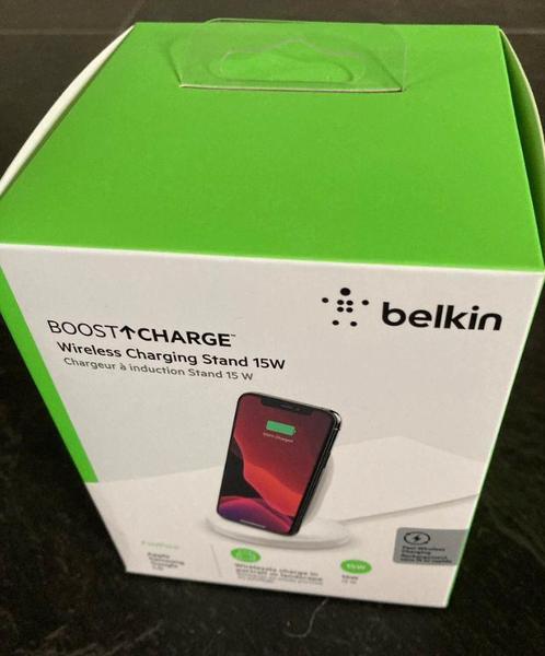 Belkin Boost charge. Wireless charging stand.