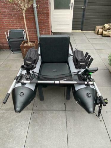 Bellyboat Savage gear highrider  Raymarine dragonfly 5 pro