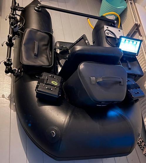 Bellyboot floatplus livescope Garmin GPSmap 923 ked stang
