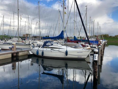 Beneteau first 26 mini cruiser