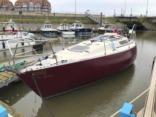 Beneteau First 30 zonder mast