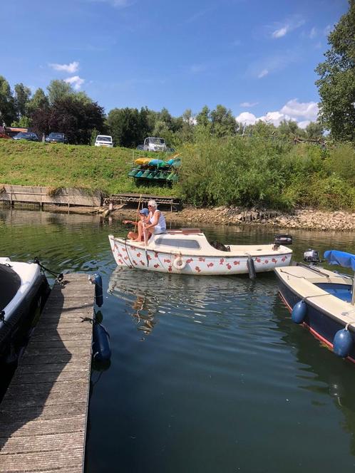 Benettau Kajuitbootje