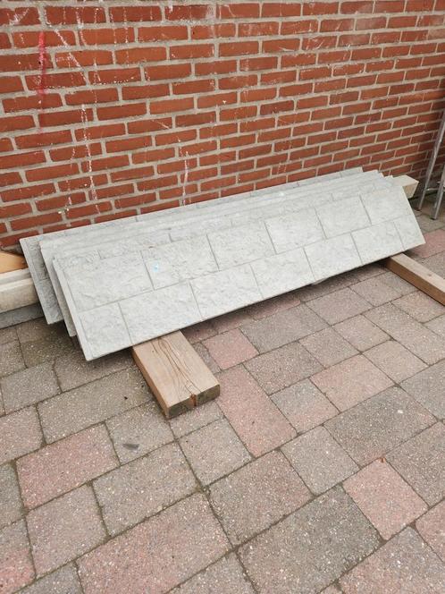 Beton schutting 4 stuks. 200x40 cm  2 betonnen pilaren 290 c