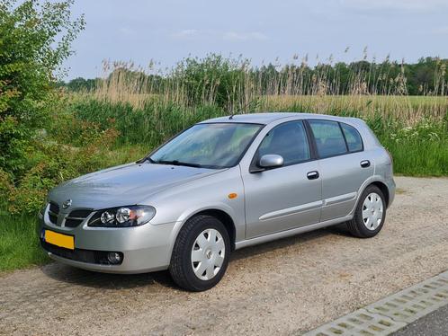 Betrouwbare Nissan Almera nieuwe APK weg door overcompleet