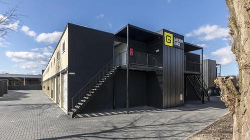 Beveiligde garagebox (18m2) te huur in Den Haag