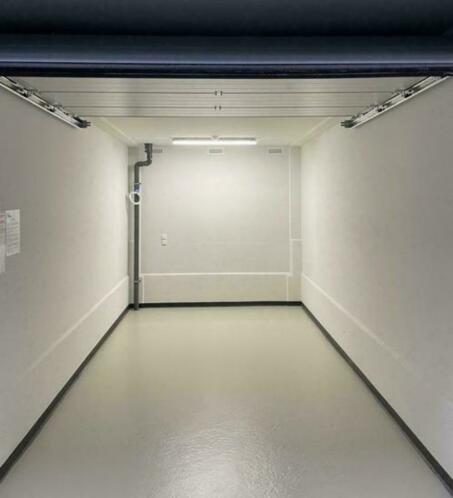 Beveiligde garagebox te huur in Breda 18m2