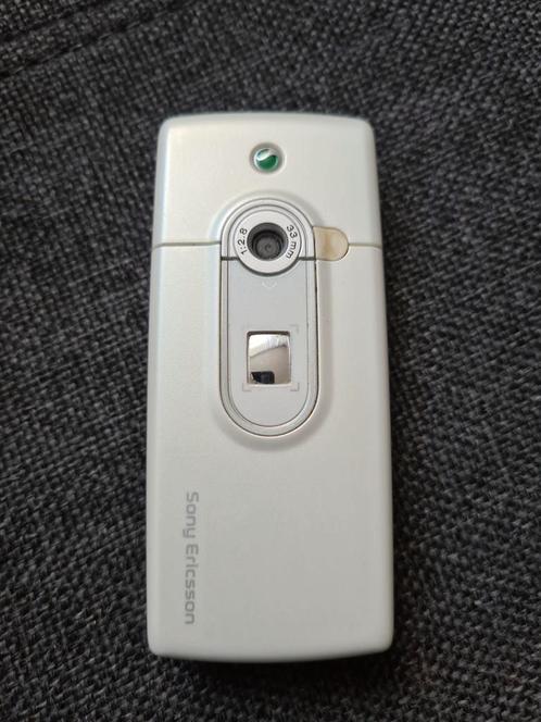 Bijna gratis 100 als nieuw,goed werkende Sony telefoon,8