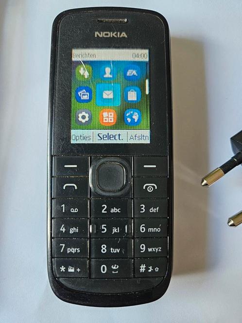 Bijna gratis 100 goed werkende Nokia telefoon model 113,9